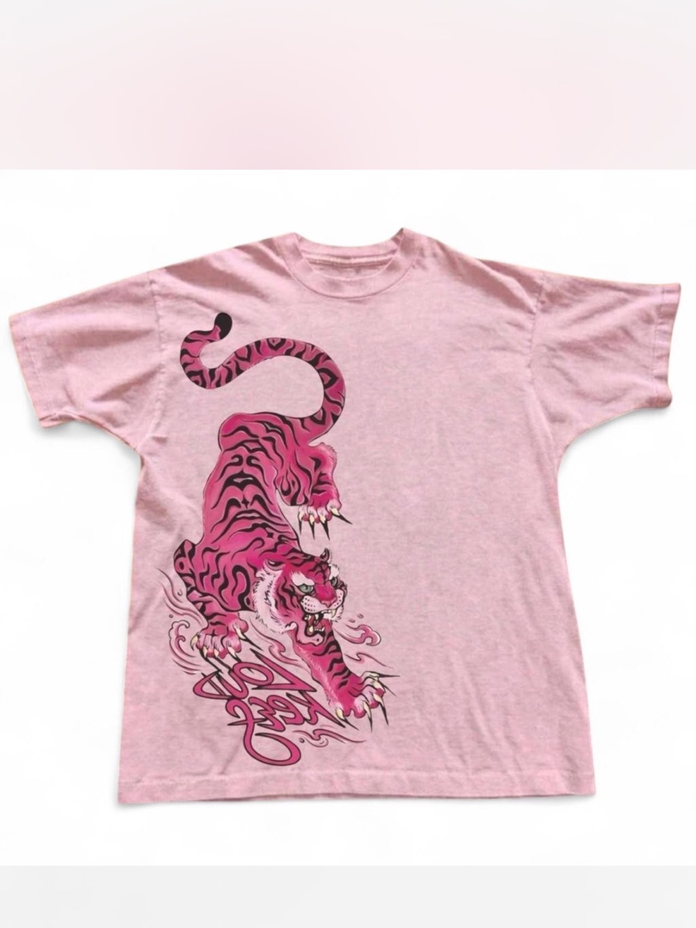 Gildan Pink Graphic Tiger Tee, Men’s Large